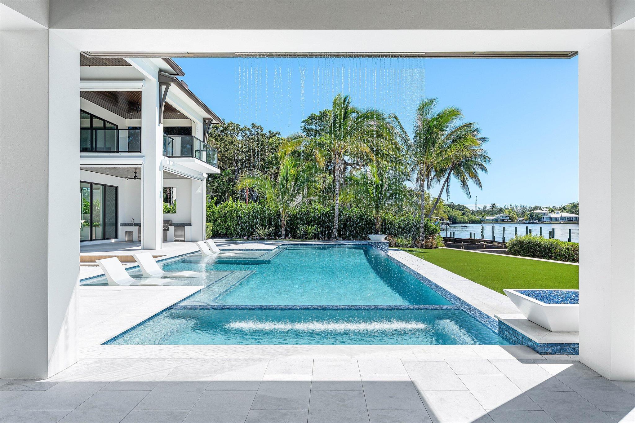 RIVERSIDE ON THE LOXAHATC - Residential
