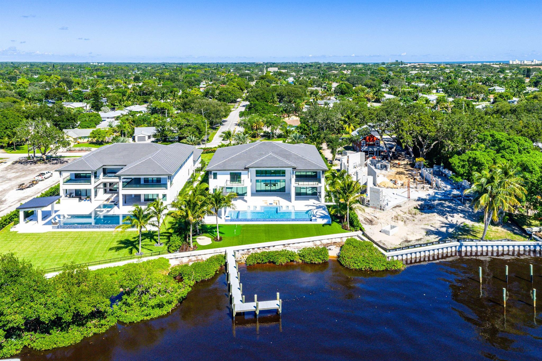 RIVERSIDE ON THE LOXAHATC - Residential