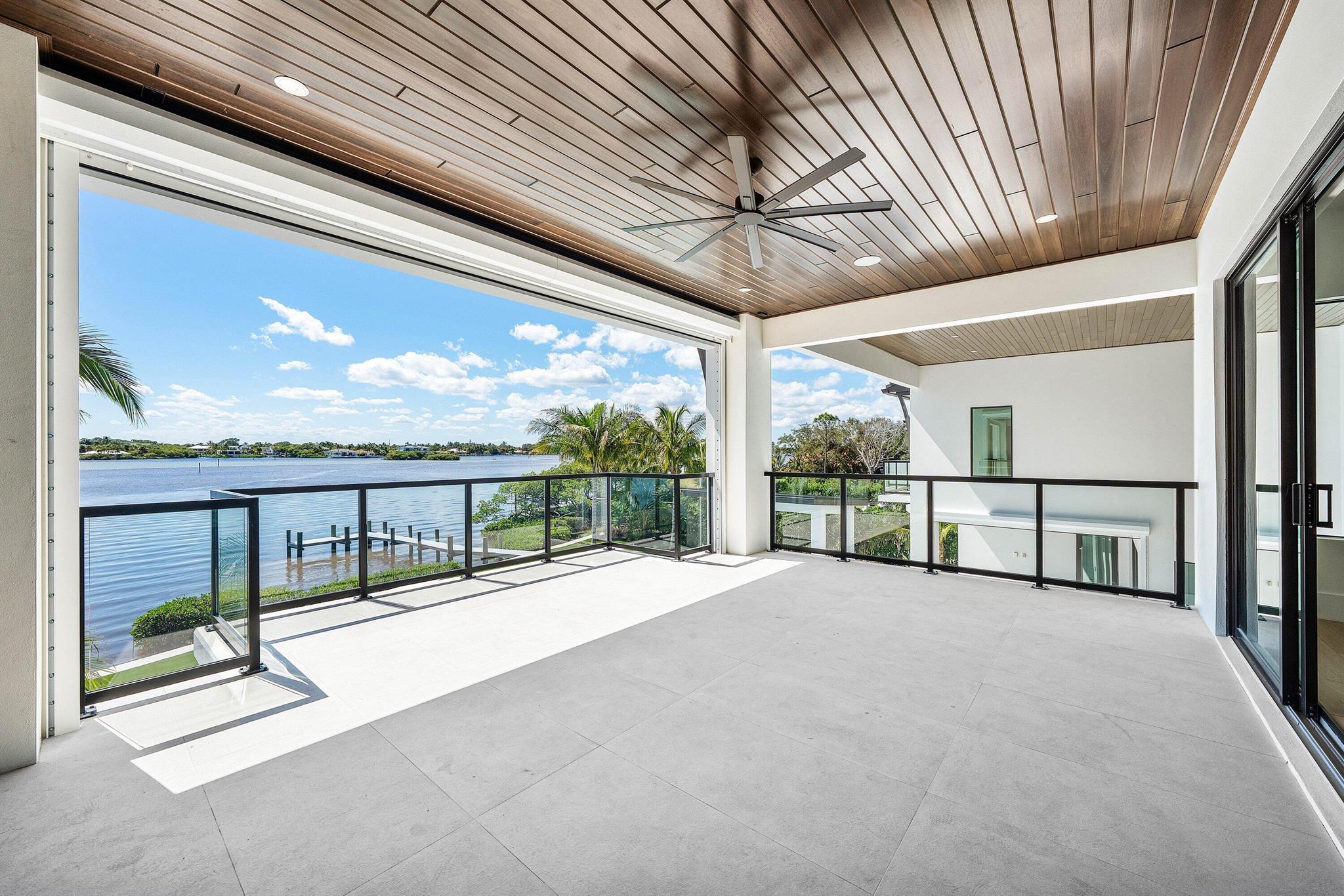 RIVERSIDE ON THE LOXAHATC - Residential
