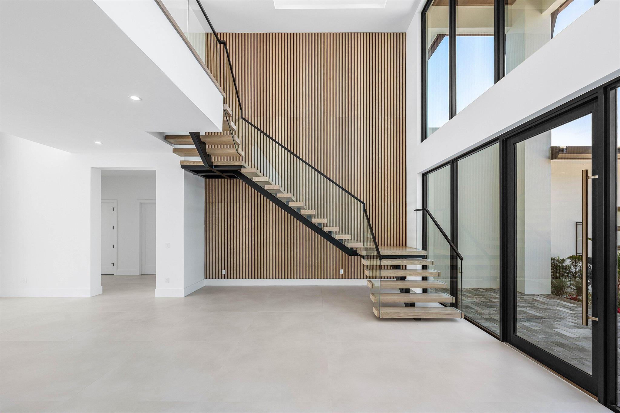 RIVERSIDE ON THE LOXAHATC - Residential