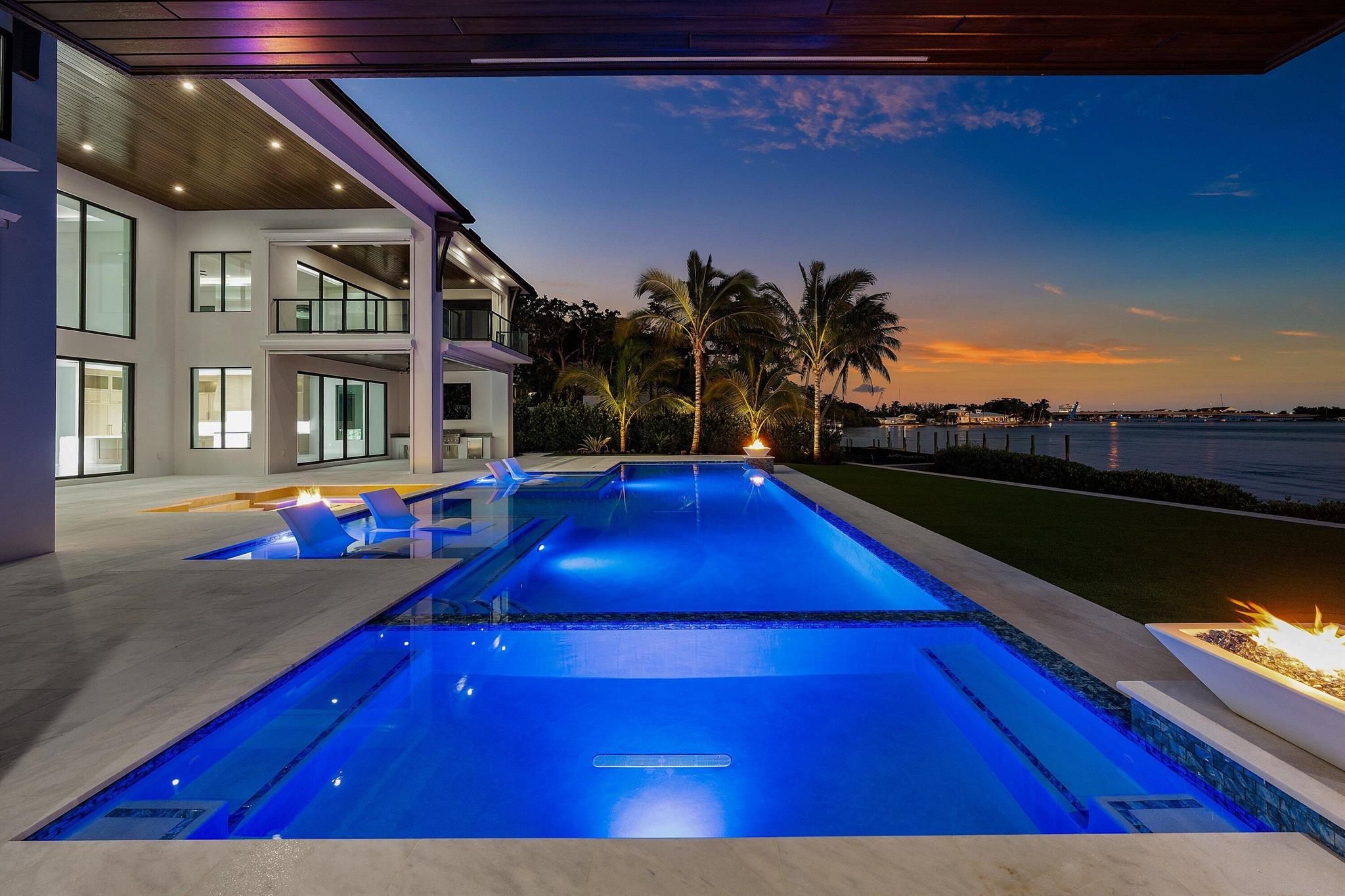 RIVERSIDE ON THE LOXAHATC - Residential