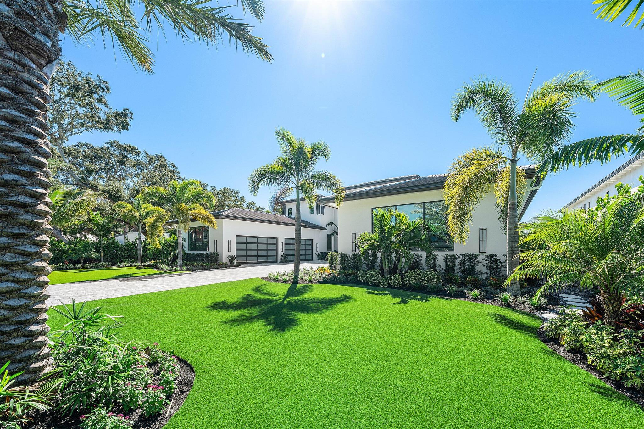 88 W Riverside Drive