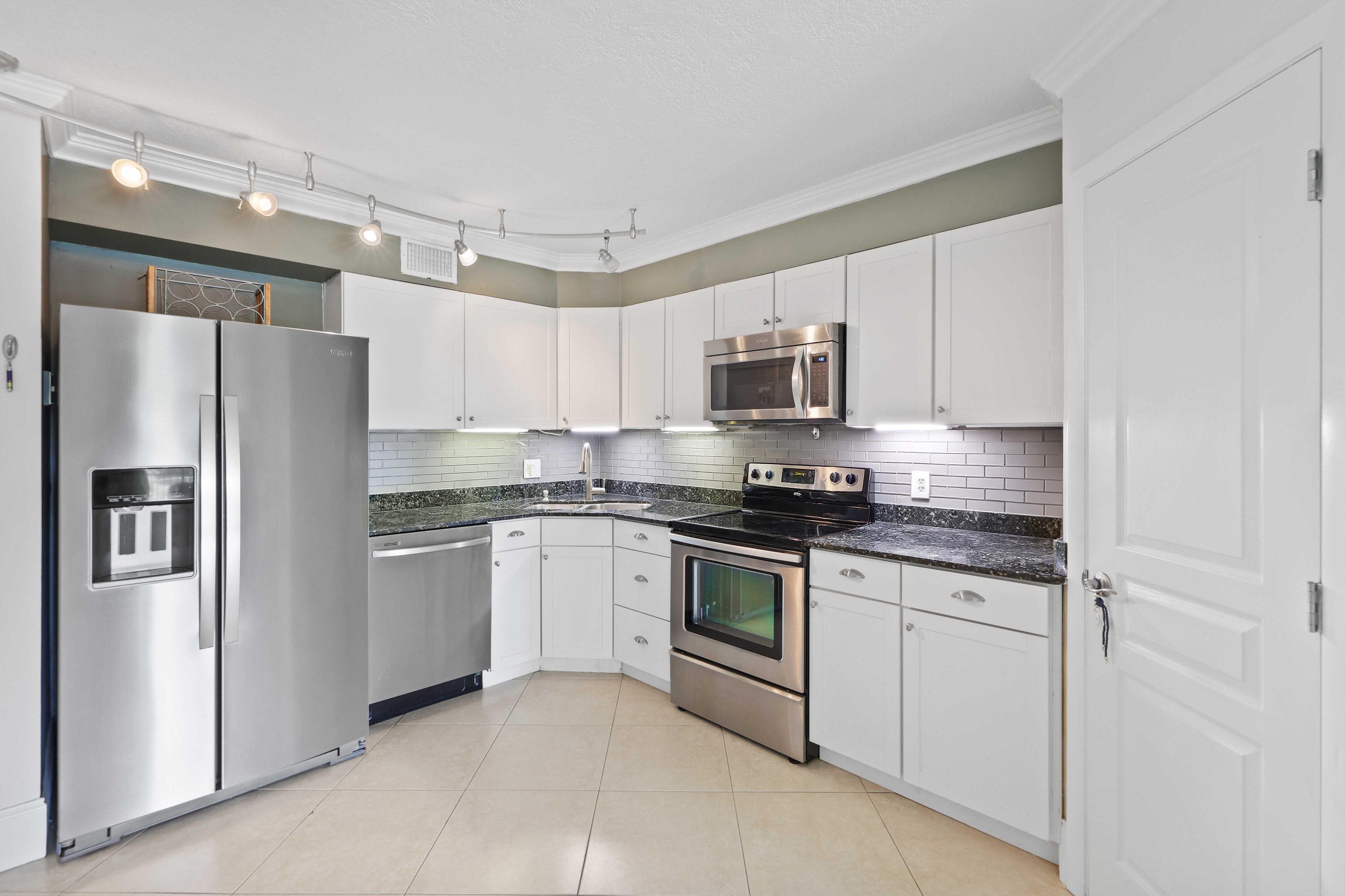 TROPIC VIEW CONDO - Residential