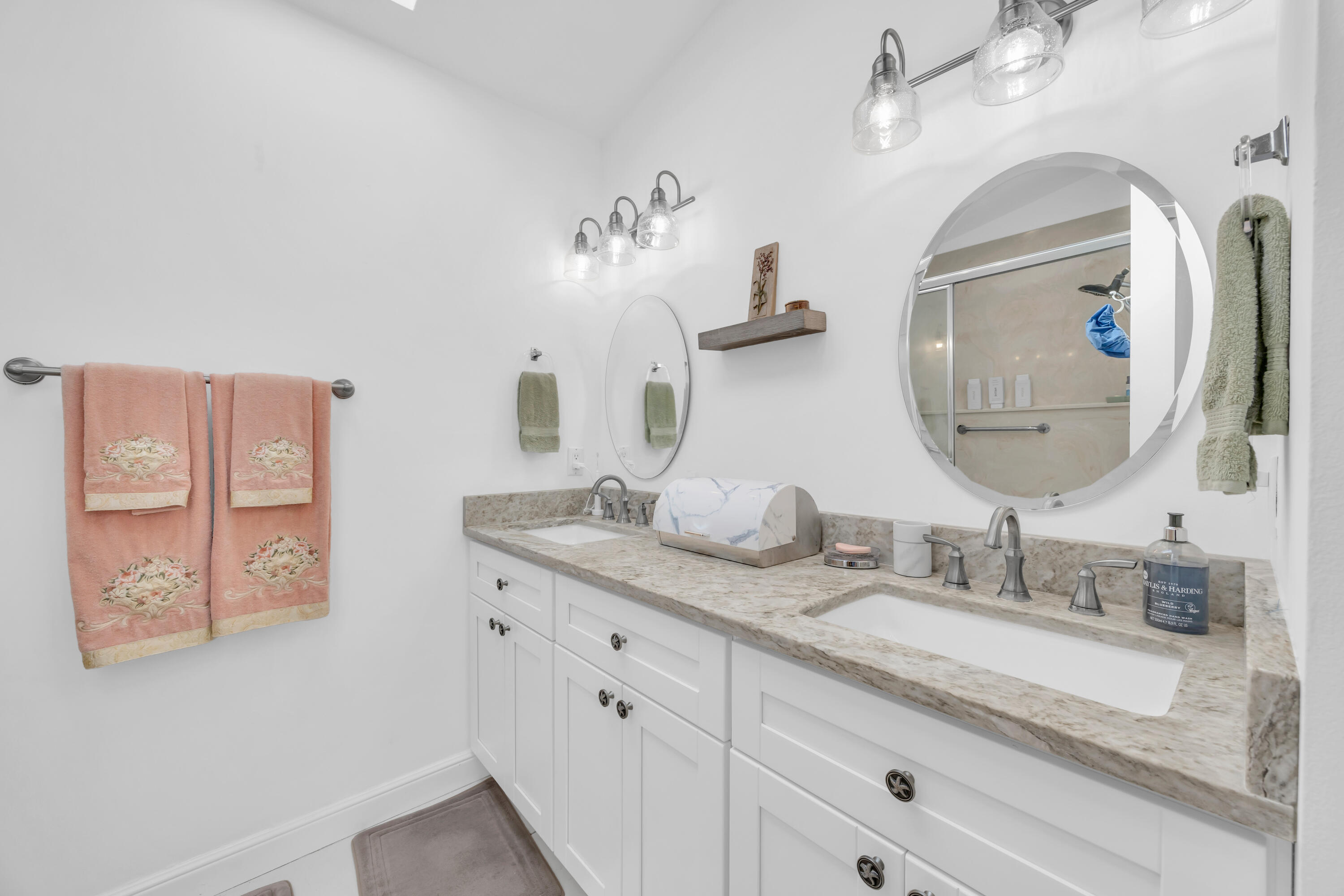 LA MARIPOSA - Residential Lease