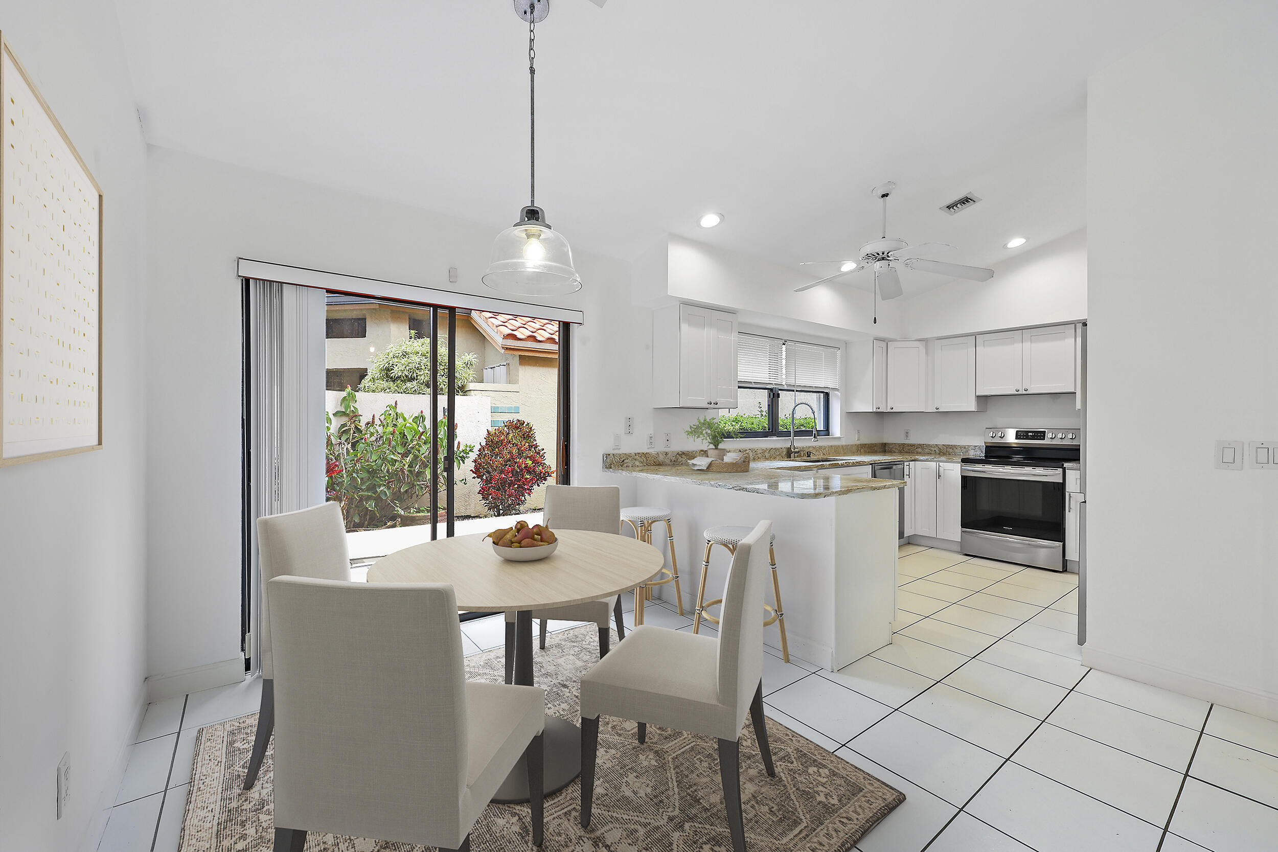 LA MARIPOSA - Residential Lease