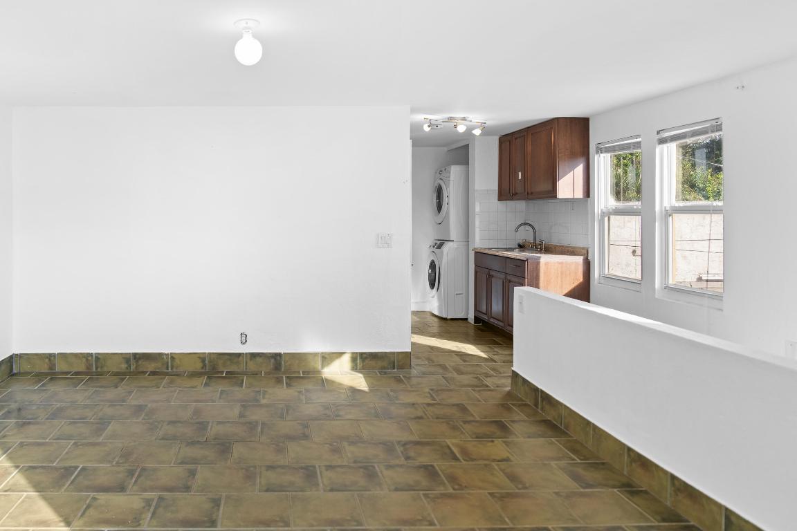 HILLSIDE PARK - Residential