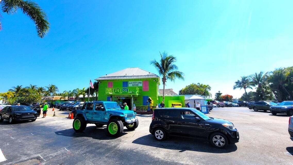 HIDDEN HARBOUR OF THE PALM BEACHES CONDO - Residential