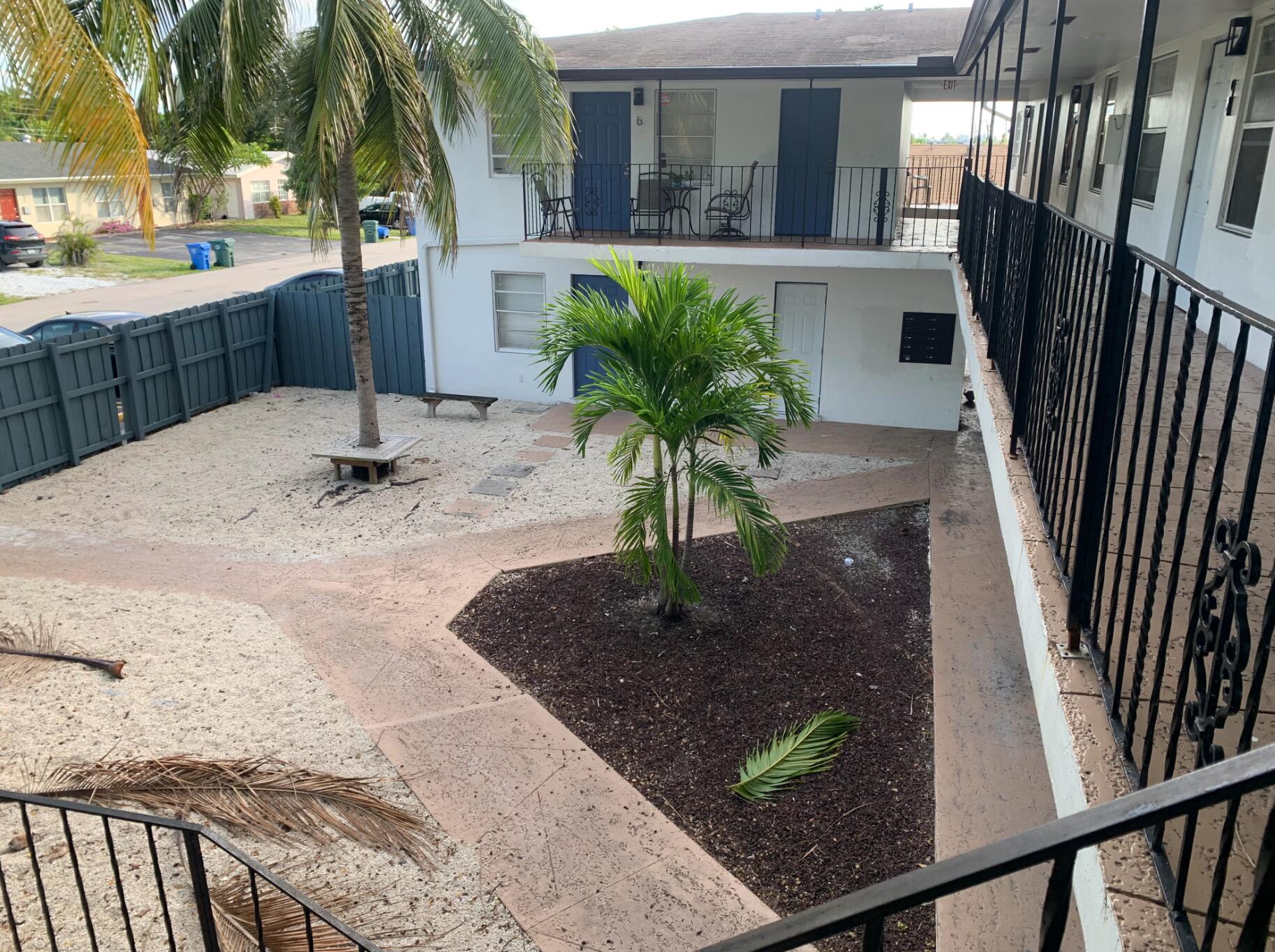 OLD DIXIE MANOR - Residential Lease