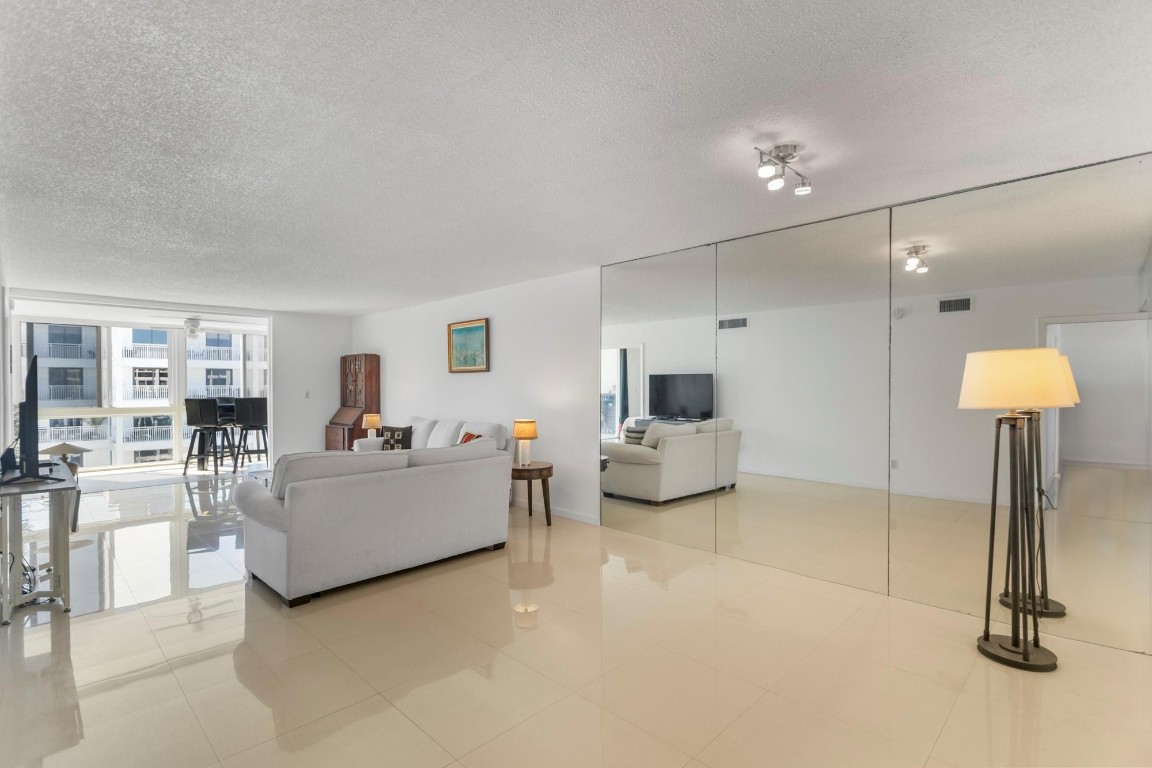 The Royal Mariner - Residential