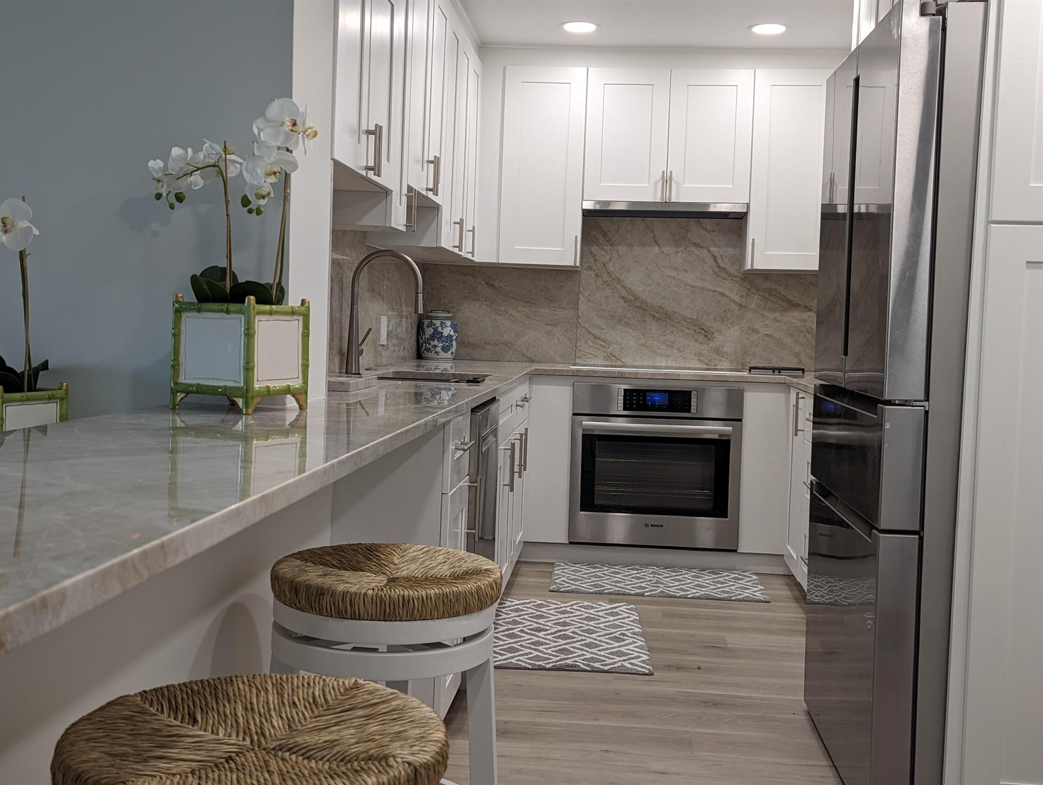 ROYAL SAXON INC - Residential Lease
