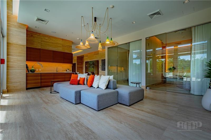 THE HARBOUR MORTH - Residential