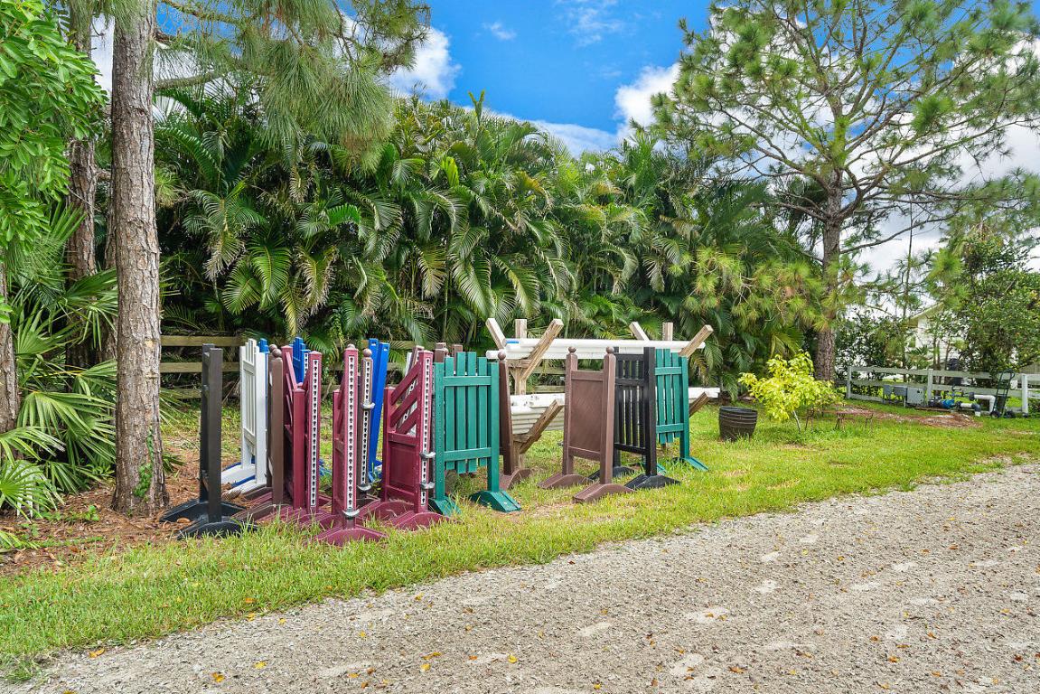 SADDLE TRAIL PARK OF WELLINGTON - Land