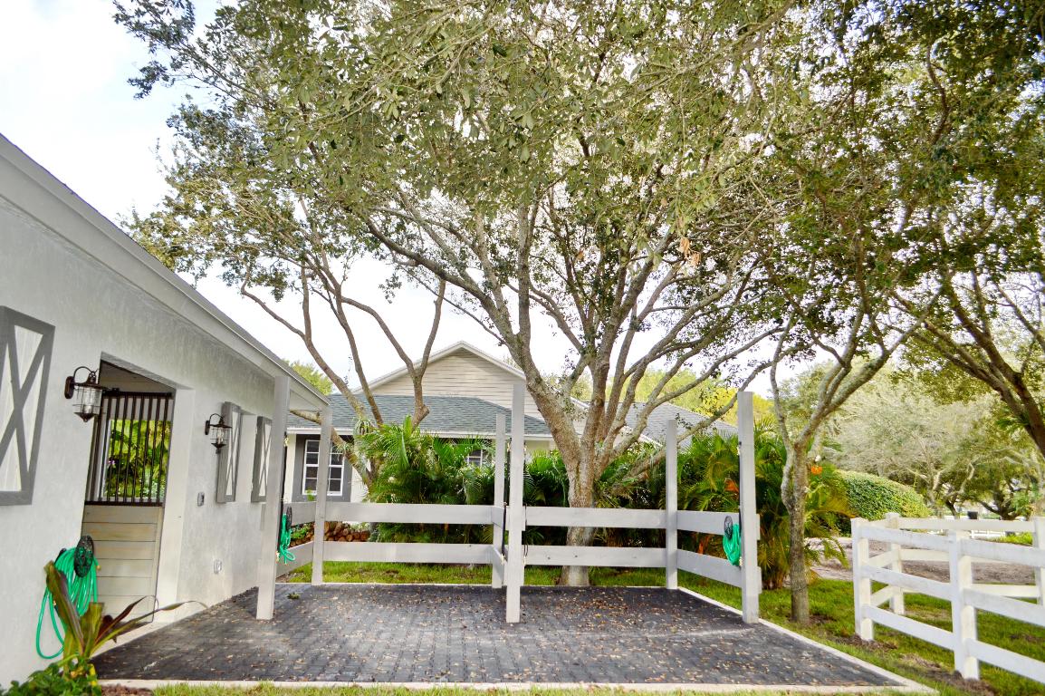 SADDLE TRAIL PARK OF WELLINGTON - Land