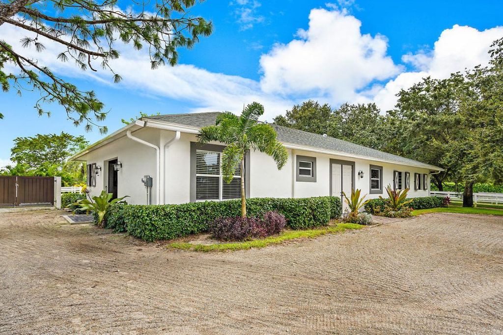 Photo of 14565 Belmont Trace, Wellington, FL 33414 (MLS # R11153904)