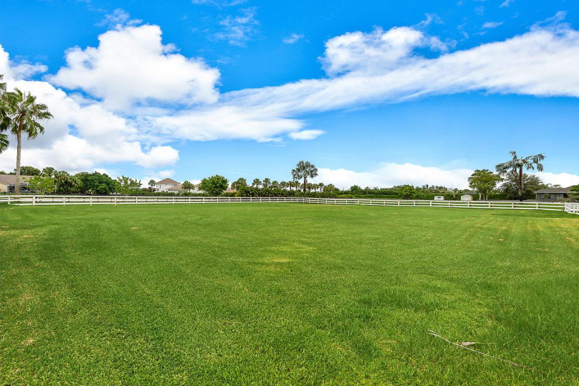 SADDLE TRAIL PARK OF WELLINGTON - Land