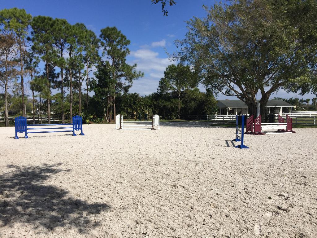 SADDLE TRAIL PARK OF WELLINGTON - Land