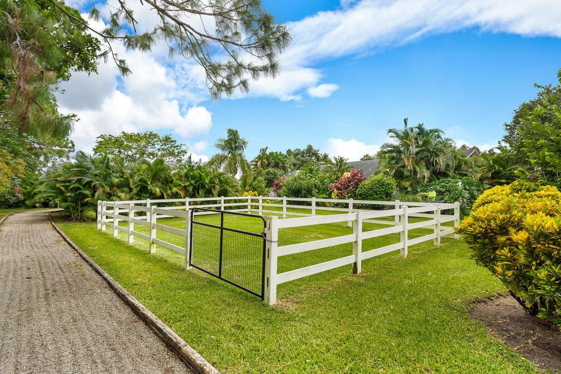 SADDLE TRAIL PARK OF WELLINGTON - Land