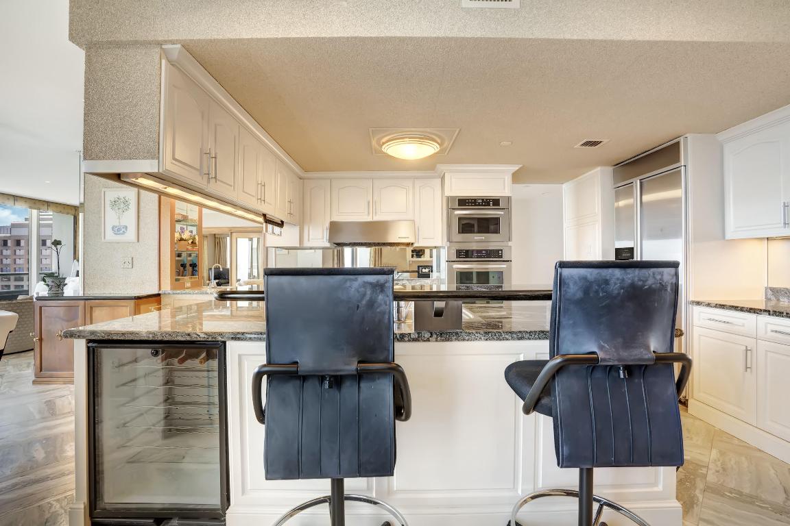 TRUMP PLAZA OF THE PALM BEACHES CONDO - Residential