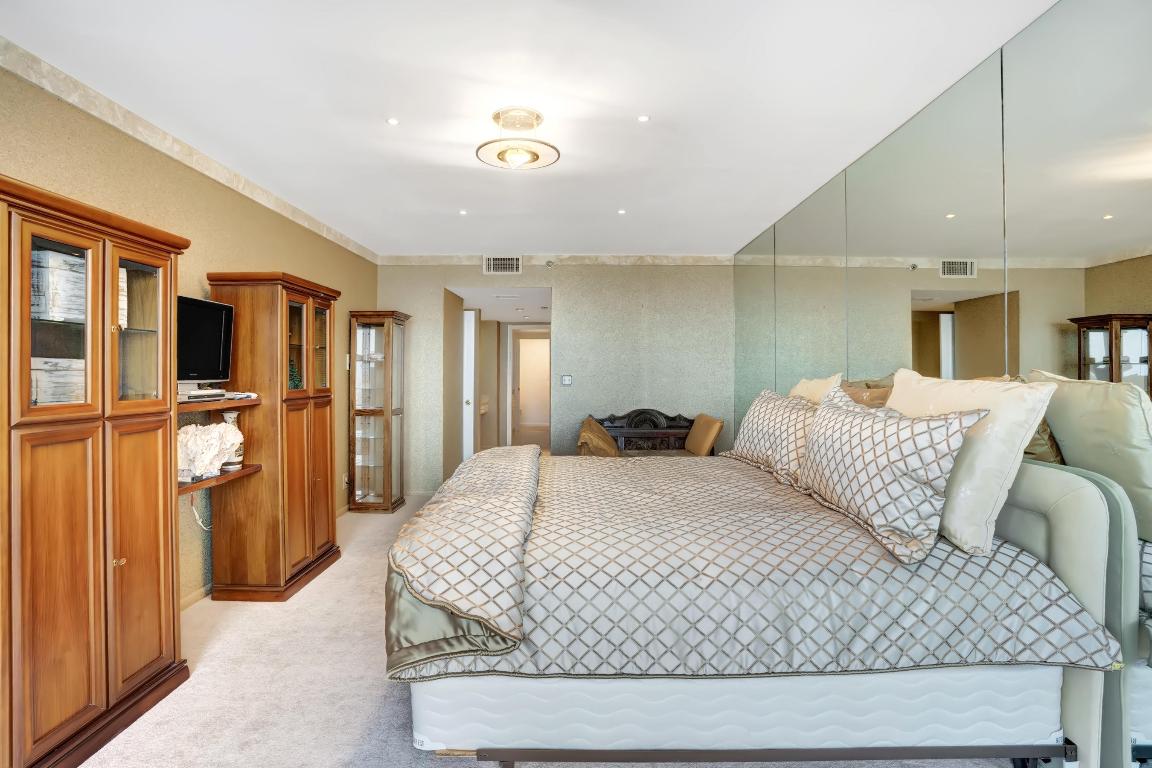 TRUMP PLAZA OF THE PALM BEACHES CONDO - Residential