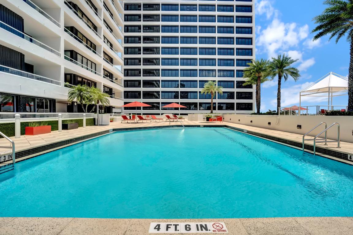 TRUMP PLAZA OF THE PALM BEACHES CONDO - Residential