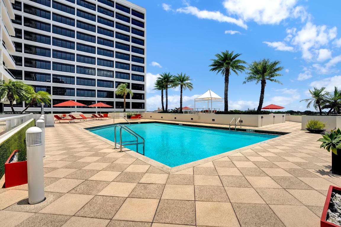 TRUMP PLAZA OF THE PALM BEACHES CONDO - Residential