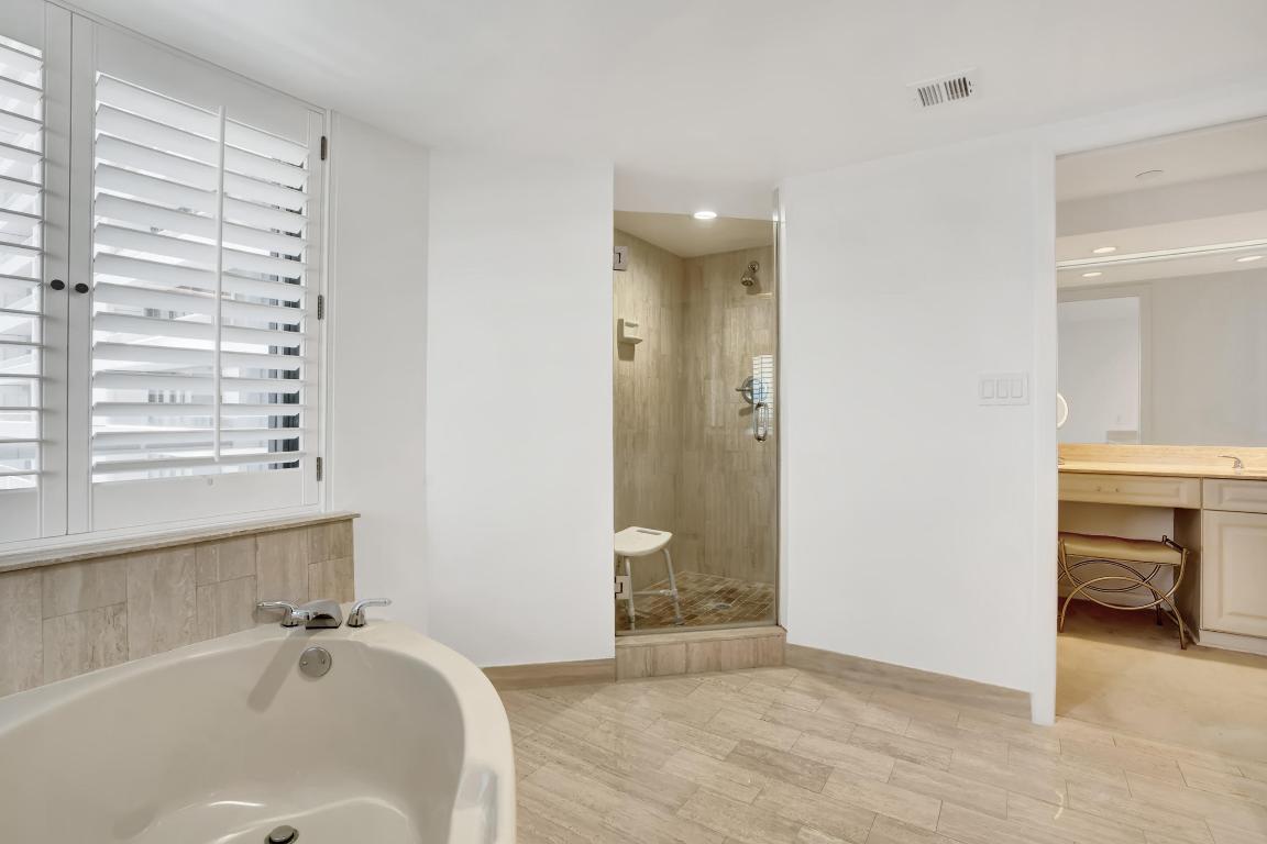 TRUMP PLAZA OF THE PALM BEACHES CONDO - Residential