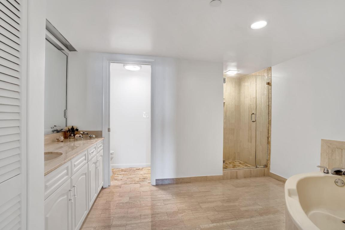 TRUMP PLAZA OF THE PALM BEACHES CONDO - Residential