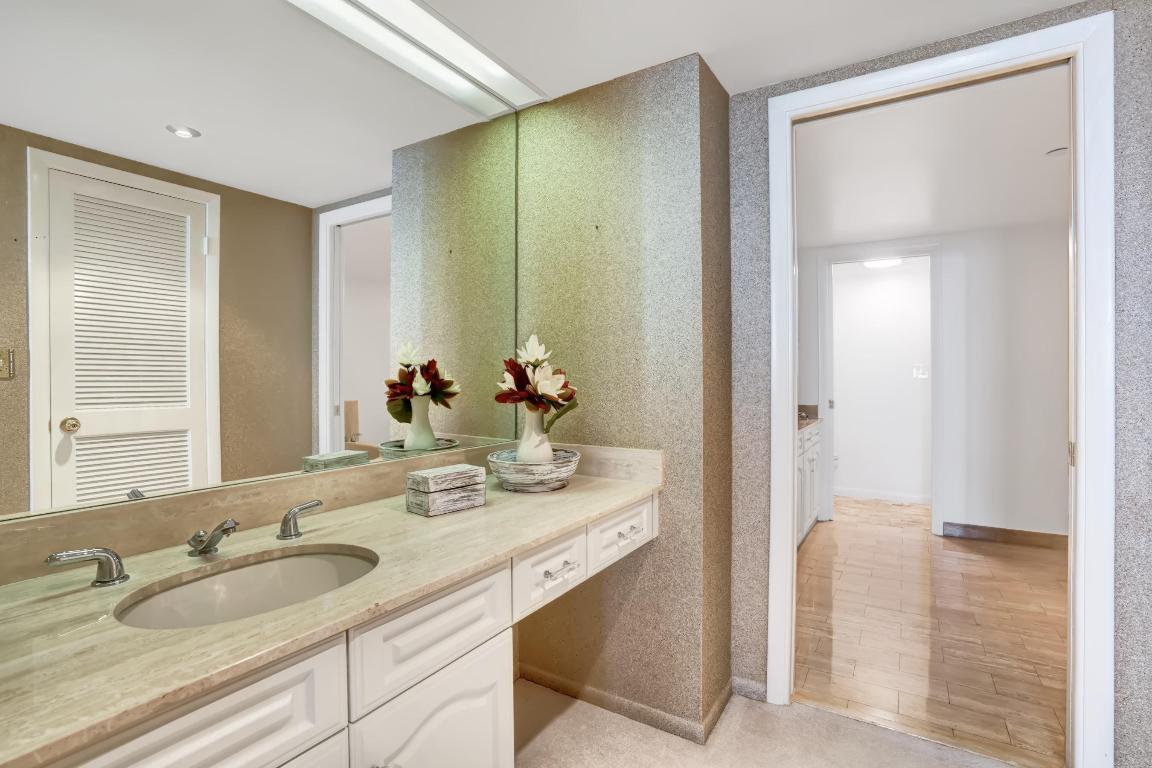 TRUMP PLAZA OF THE PALM BEACHES CONDO - Residential