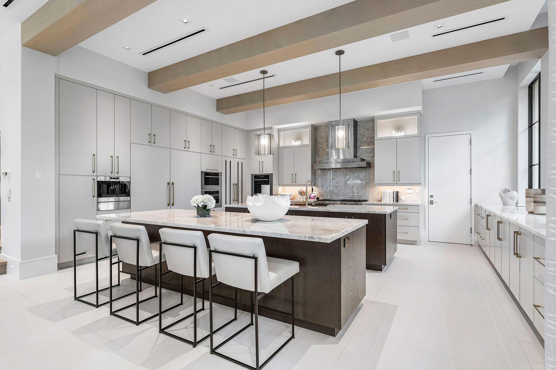 ROYAL PALM YACHT & COUNTR - Residential