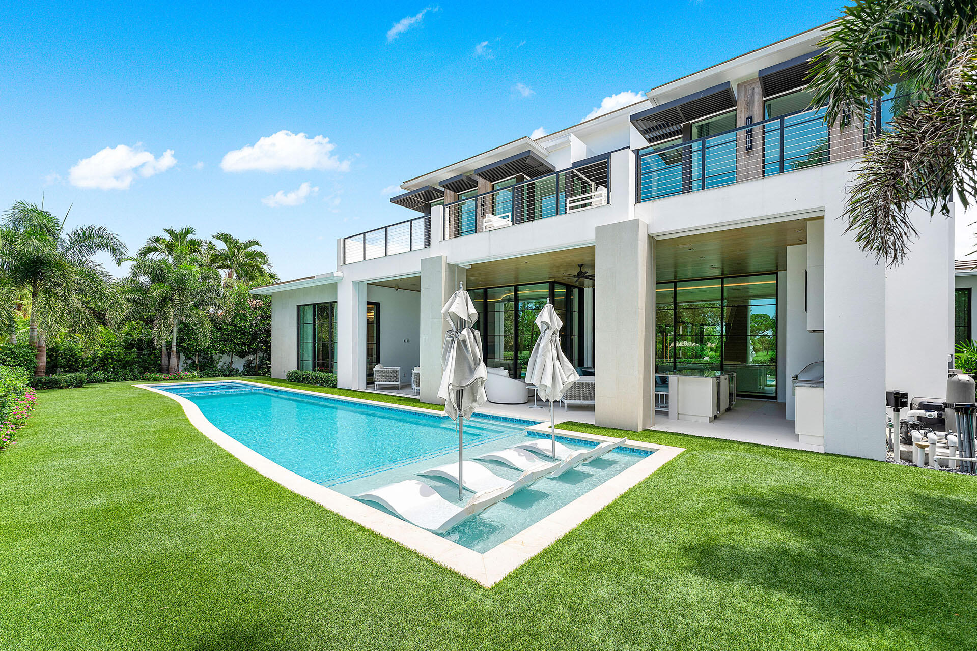 ROYAL PALM YACHT & COUNTR - Residential