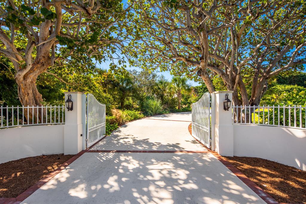 MC LOUTH - Residential