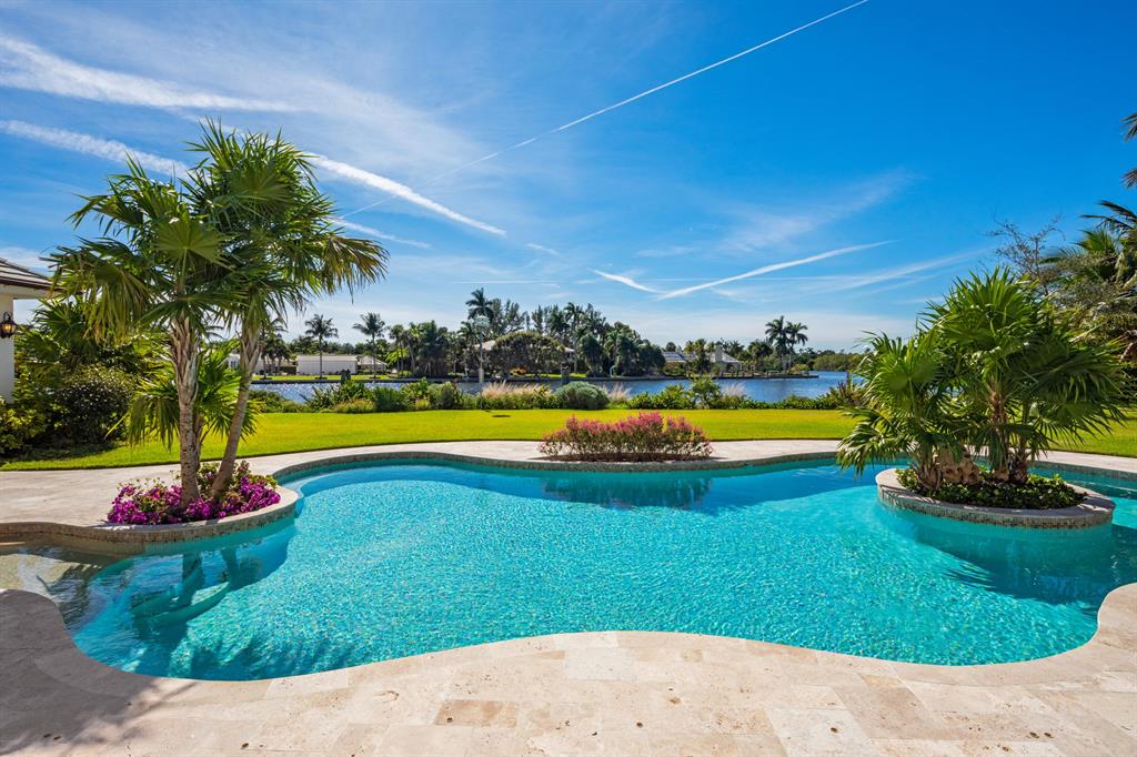 MC LOUTH - Residential