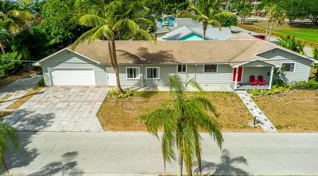 Photo of 509 SW Riverdale Street, Stuart, FL 34994 (MLS # R10718293)