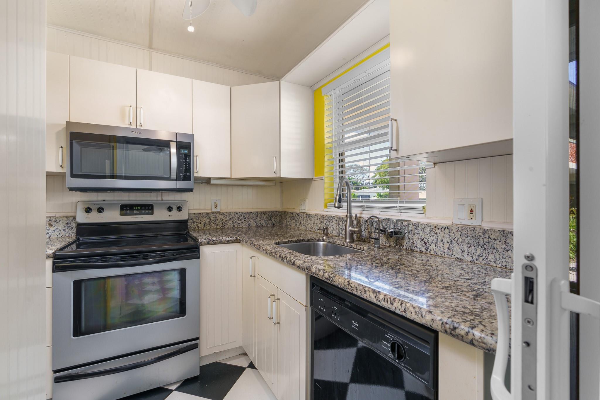2800 NE 14th St Cswy 115