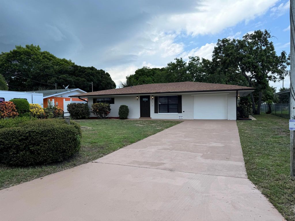 Photo of 116 Wistera Avenue, Fort Pierce, FL 34982 (MLS # R11000210)