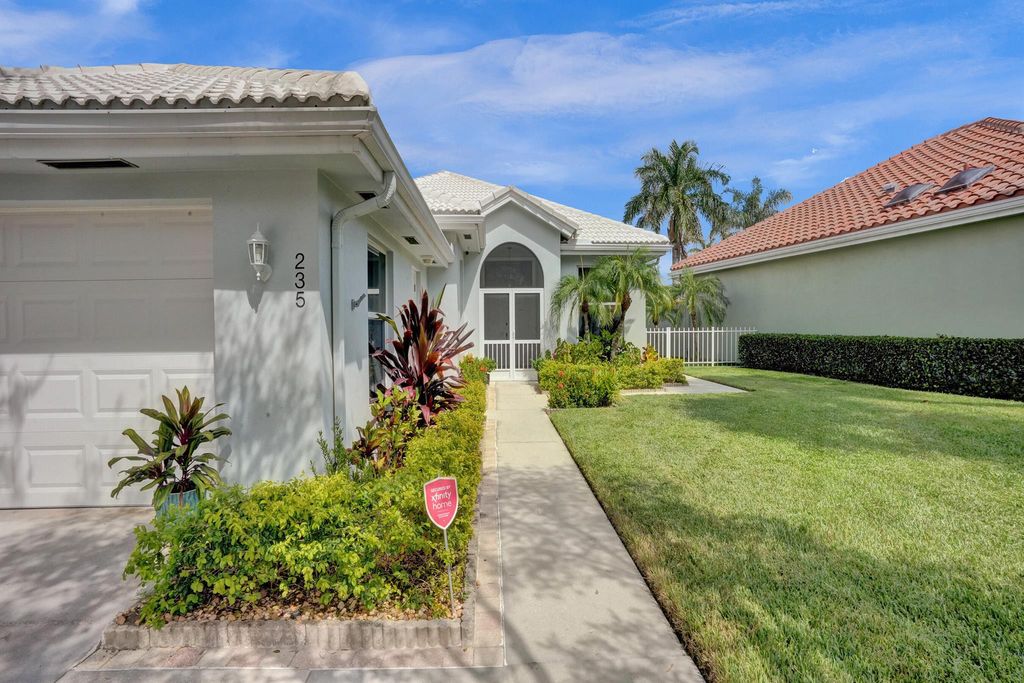 Photo of 235 Hampton Place, Jupiter, FL 33458 (MLS # R11023794)