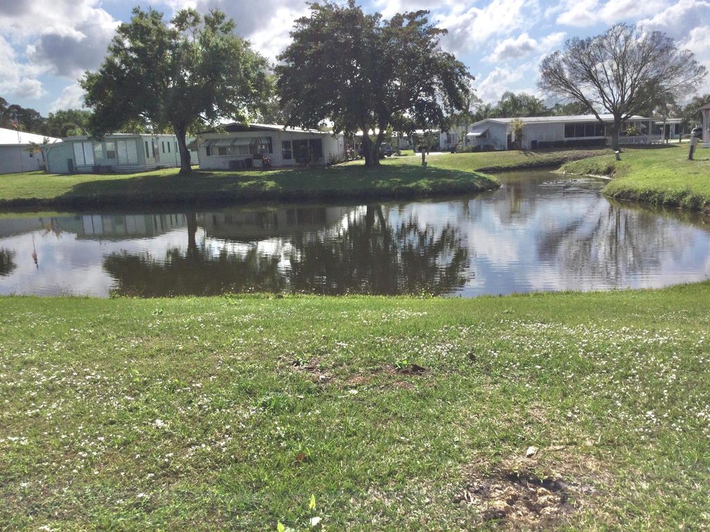 Photo of 5 La Paloma Ln, Port Saint Lucie, FL 34952 (MLS # R11060365)