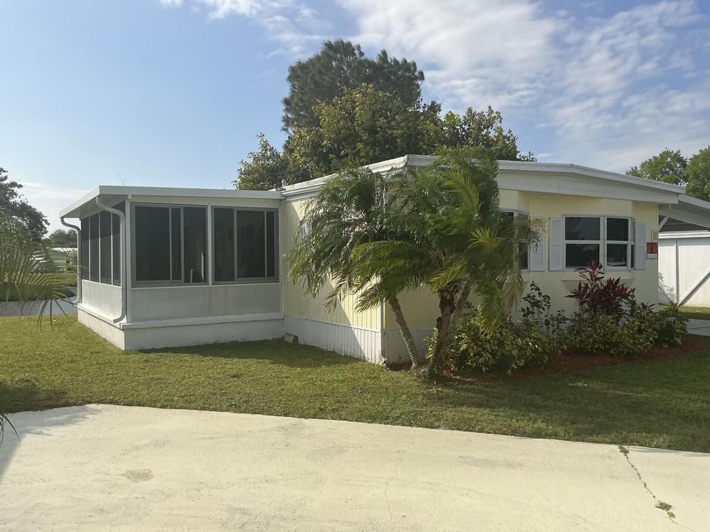 Photo of 5 La Paloma Ln, Port Saint Lucie, FL 34952 (MLS # R11060365)