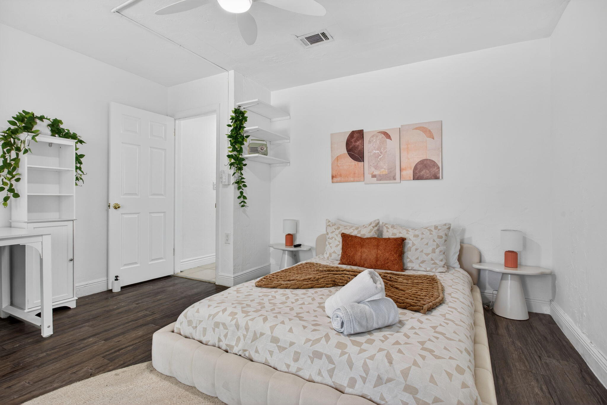 CORAL POINT - Residential