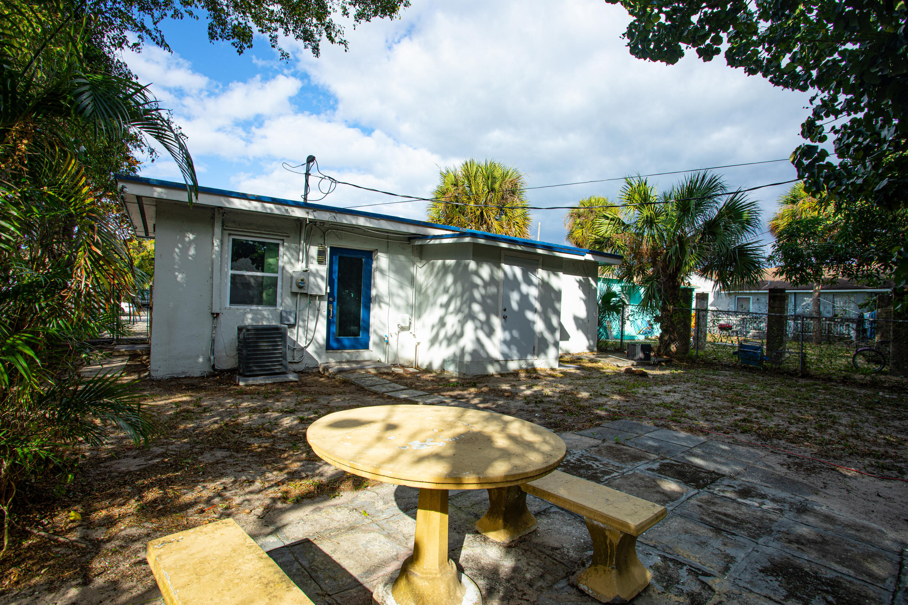 RIVIERA BEACH HGTS ADD 3 IN - Residential Lease