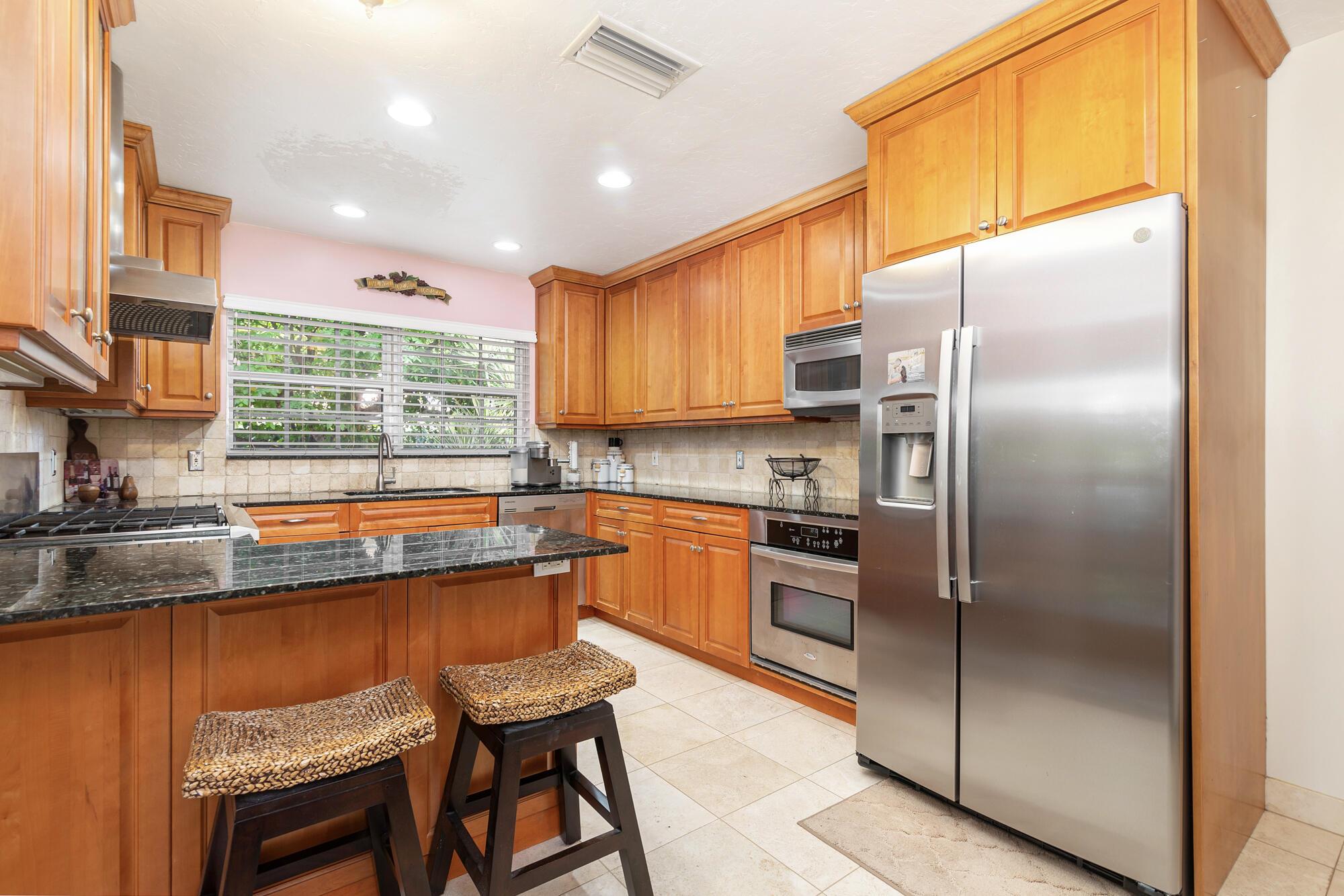 EL CID COURT IN - Residential