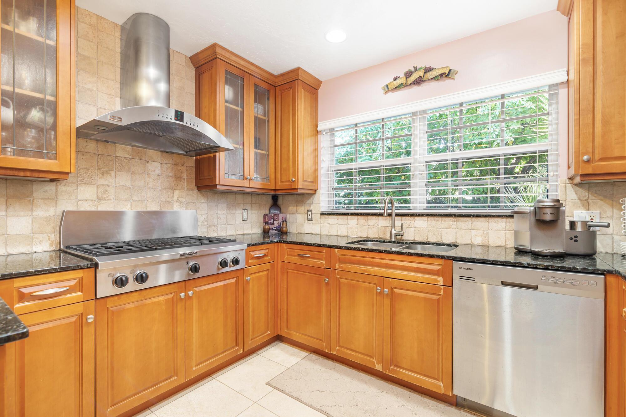 EL CID COURT IN - Residential