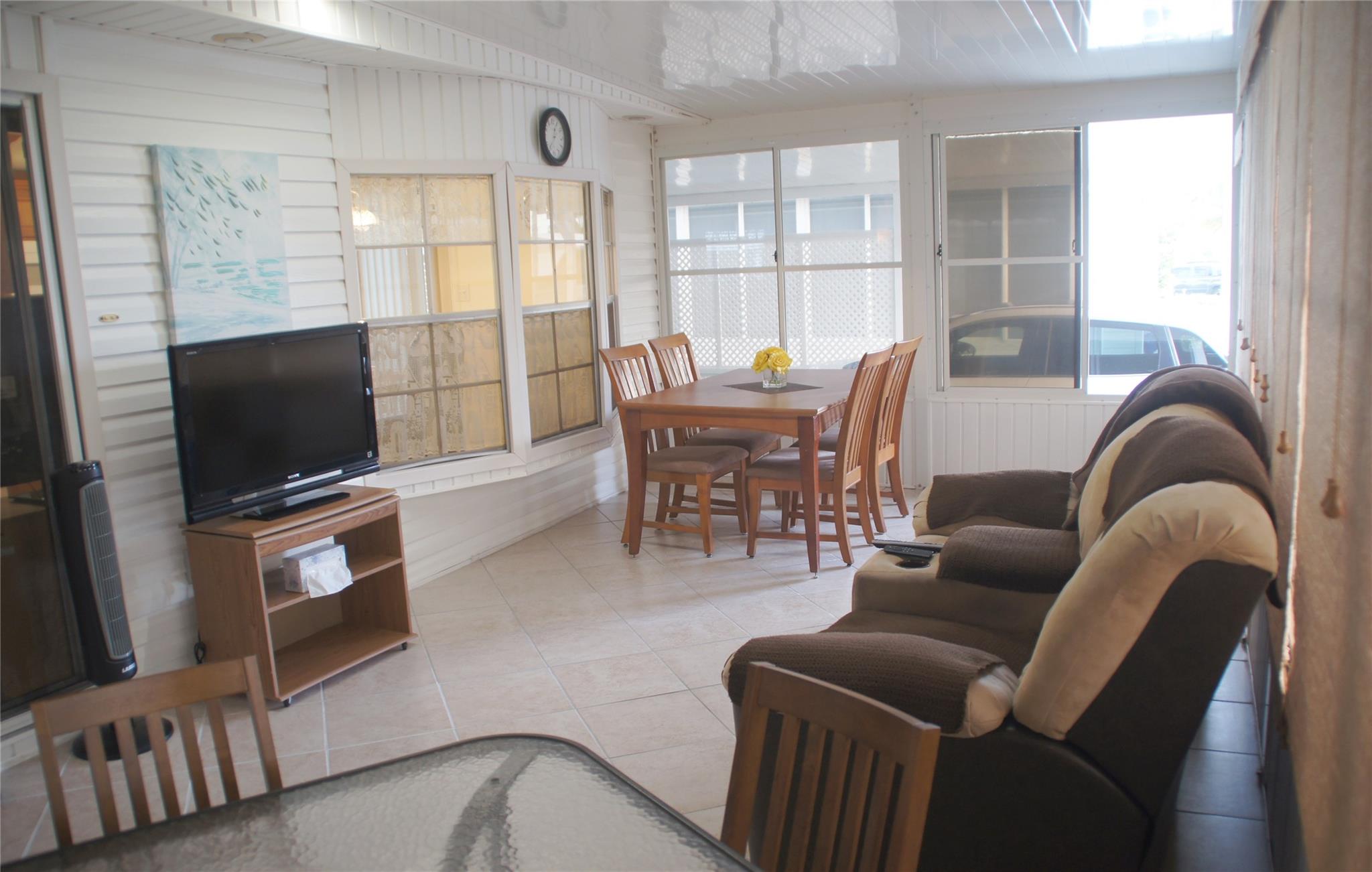 Ravenswood Estates & Mari - Residential