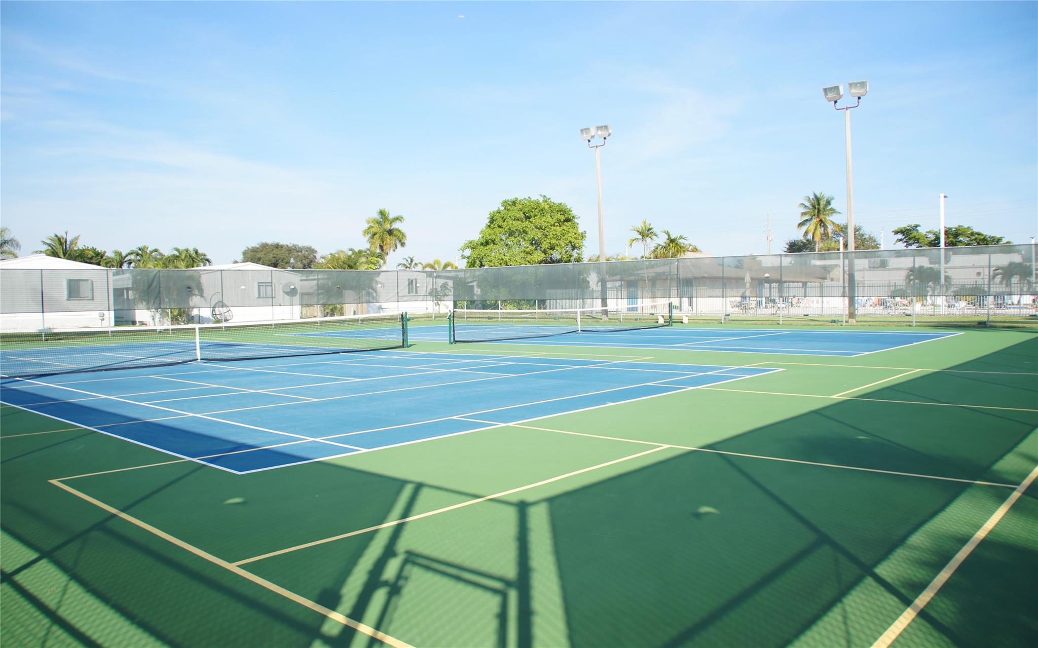 Ravenswood Estates & Mari - Residential