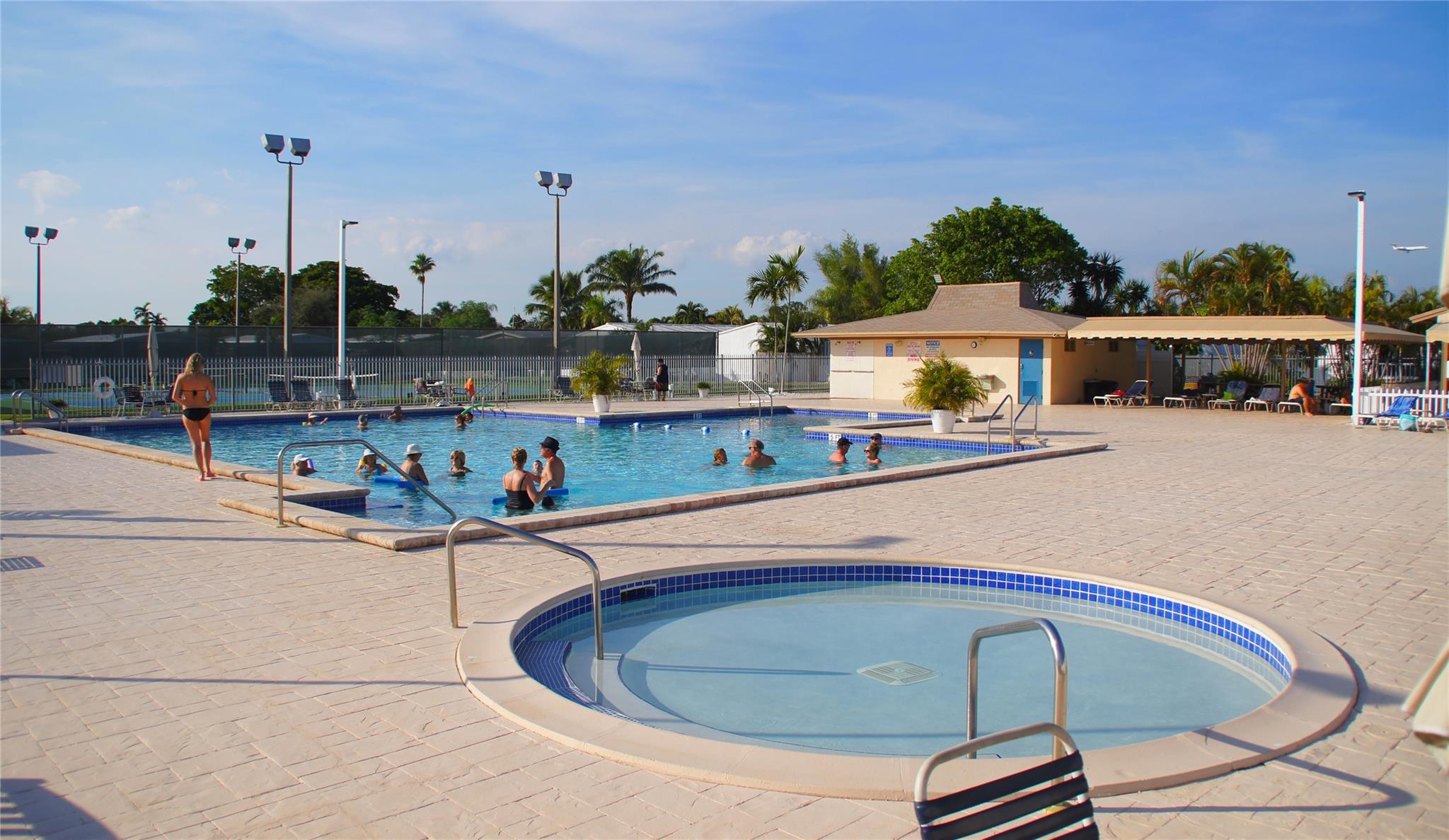 Ravenswood Estates & Mari - Residential