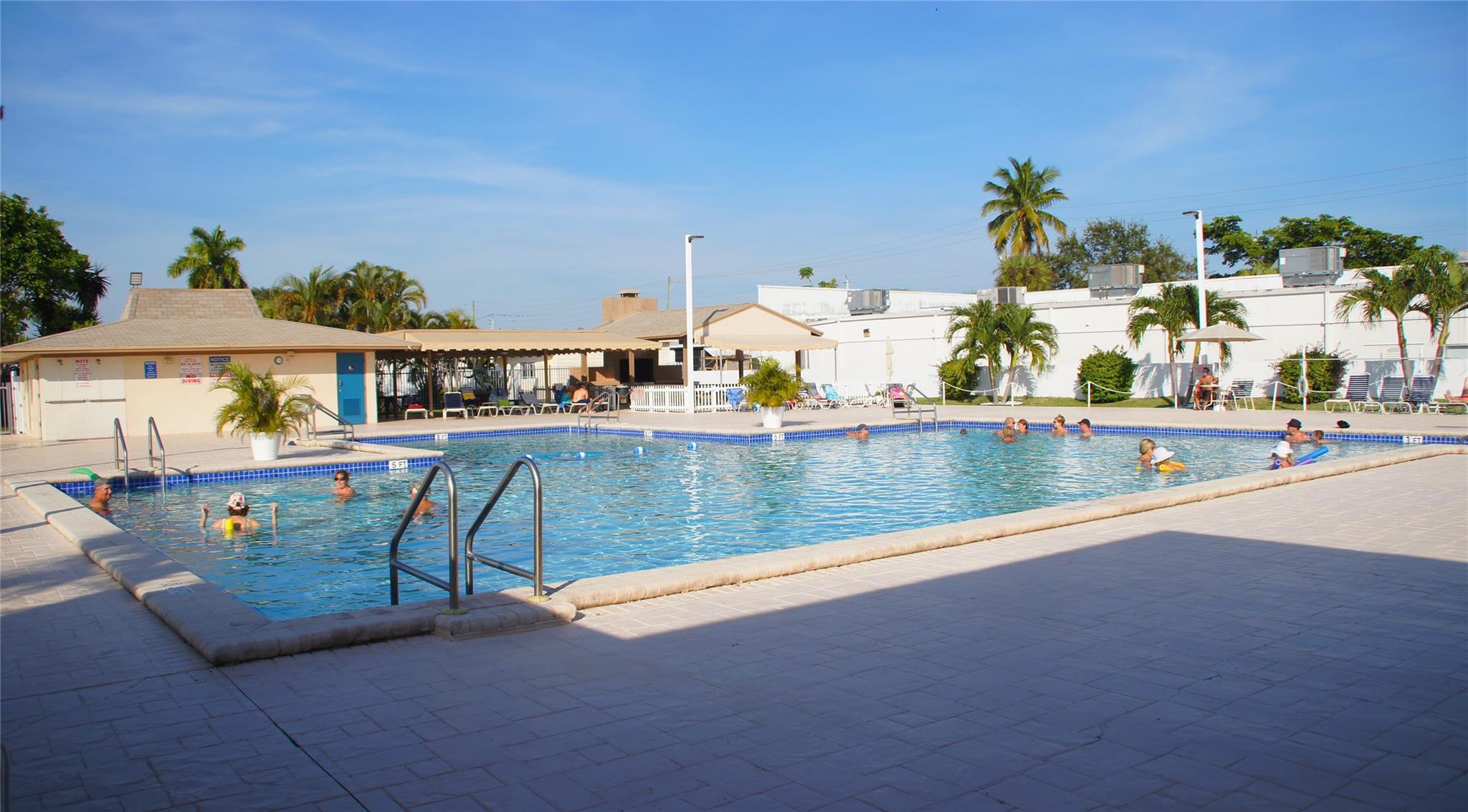 Ravenswood Estates & Mari - Residential