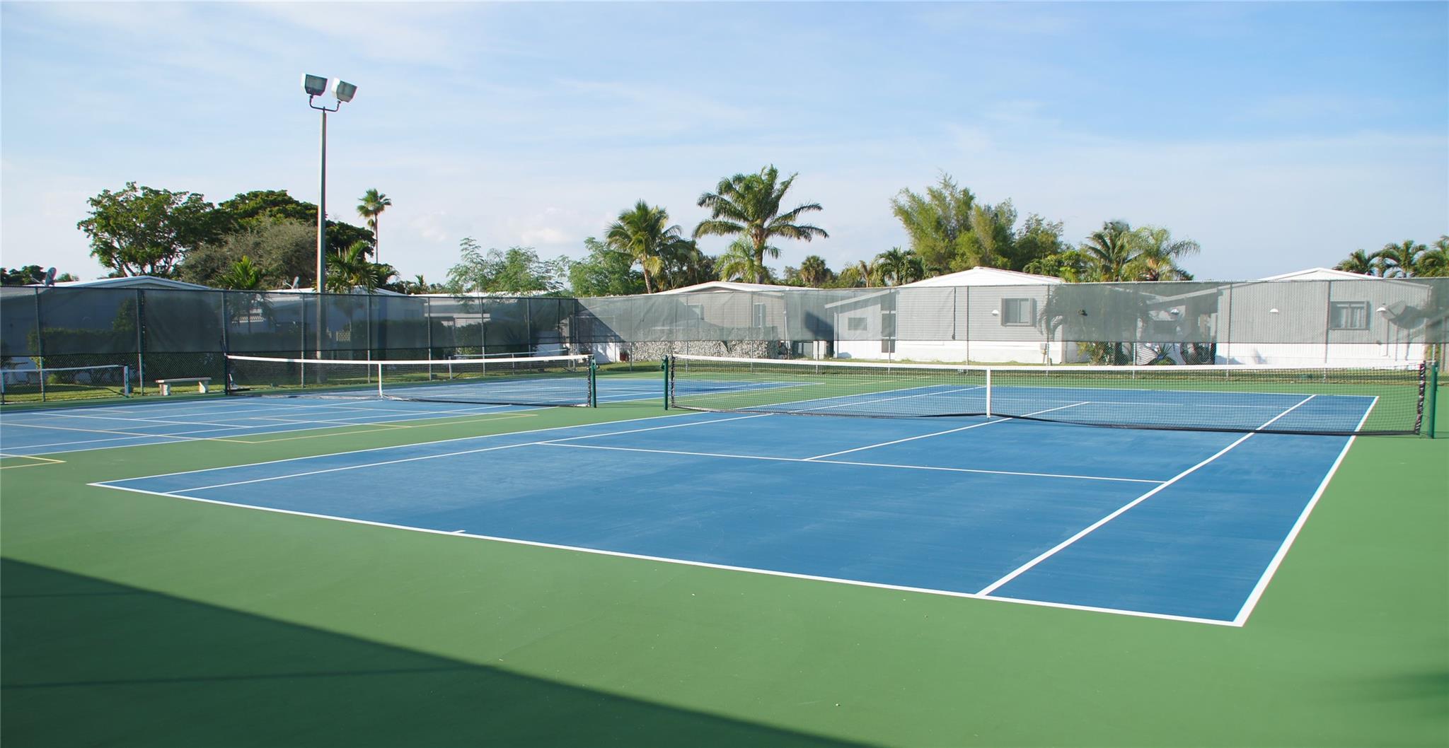 Ravenswood Estates & Mari - Residential