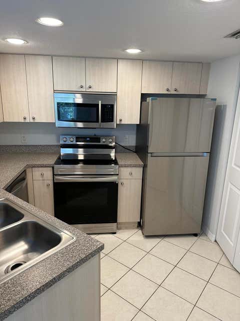 Featured picture for the property R10944312