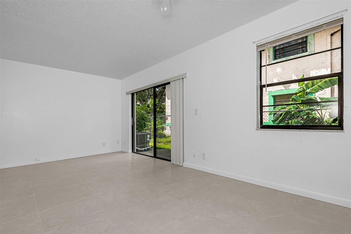 7 Unit Building Coral Springs - Residential Income