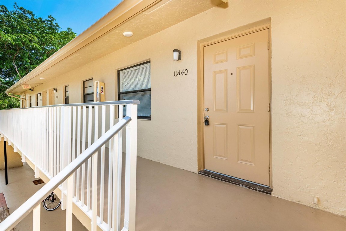 7 Unit Building Coral Springs - Residential Income